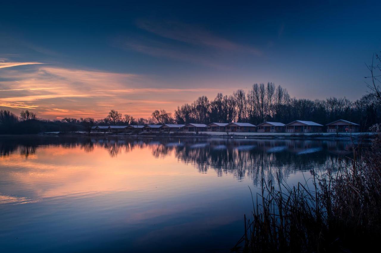 Lake Pochard Holiday Lodges South Cerney Esterno foto